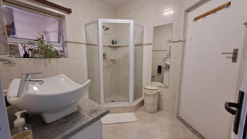 5 Bedroom Property for Sale in Stilbaai Wes Western Cape